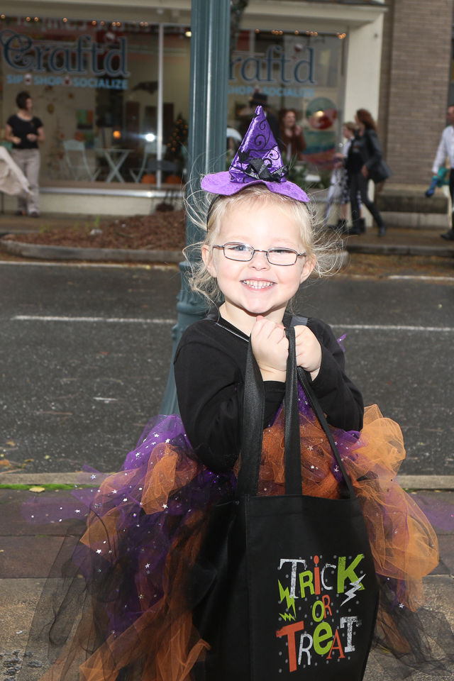 Halloween Trick or Treat Downtown Morganton 2019-9540.JPG